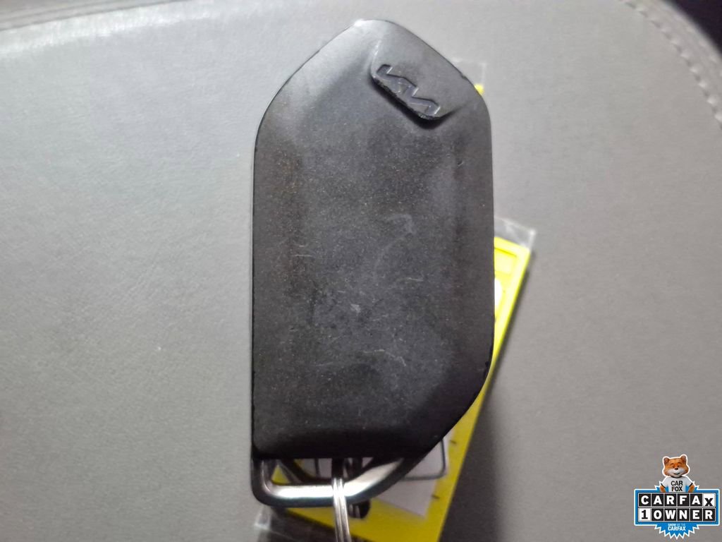 Used 2025 Kia Carnival FWD image 27