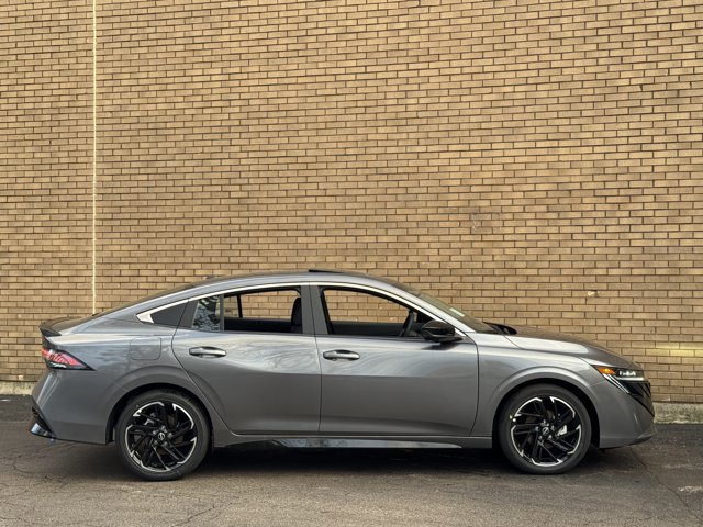 New 2026 Nissan Sentra SR w/ SR Premium Package FWD image 4