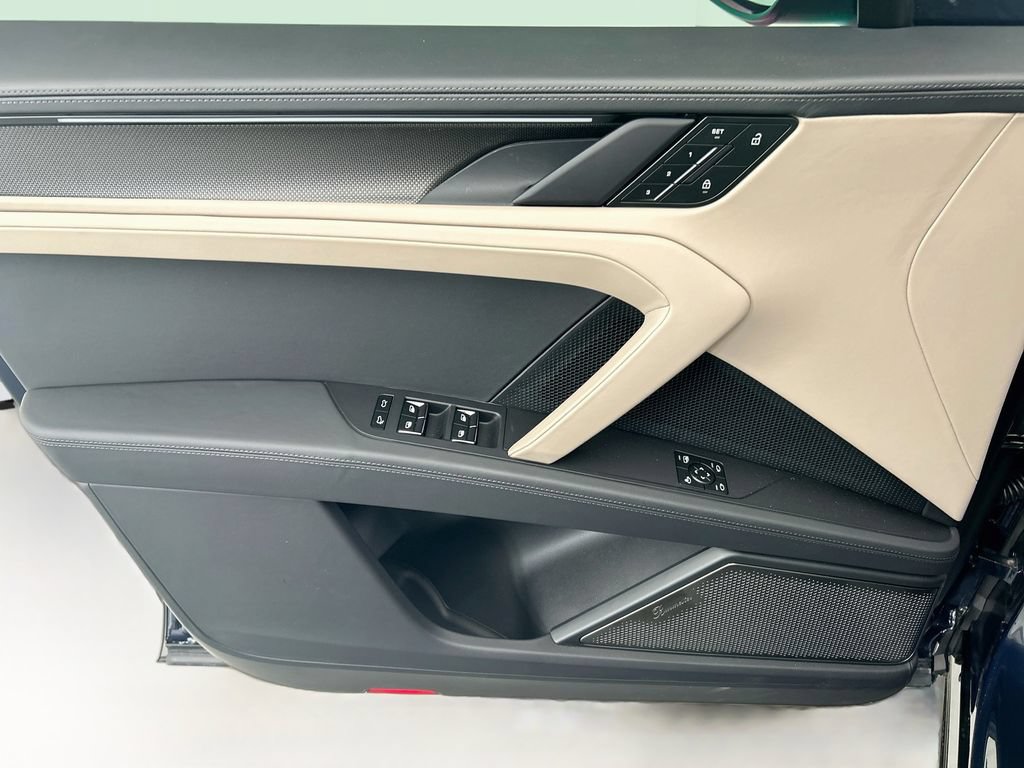 New 2026 Porsche Cayenne Turbo AWD/4WD image 24