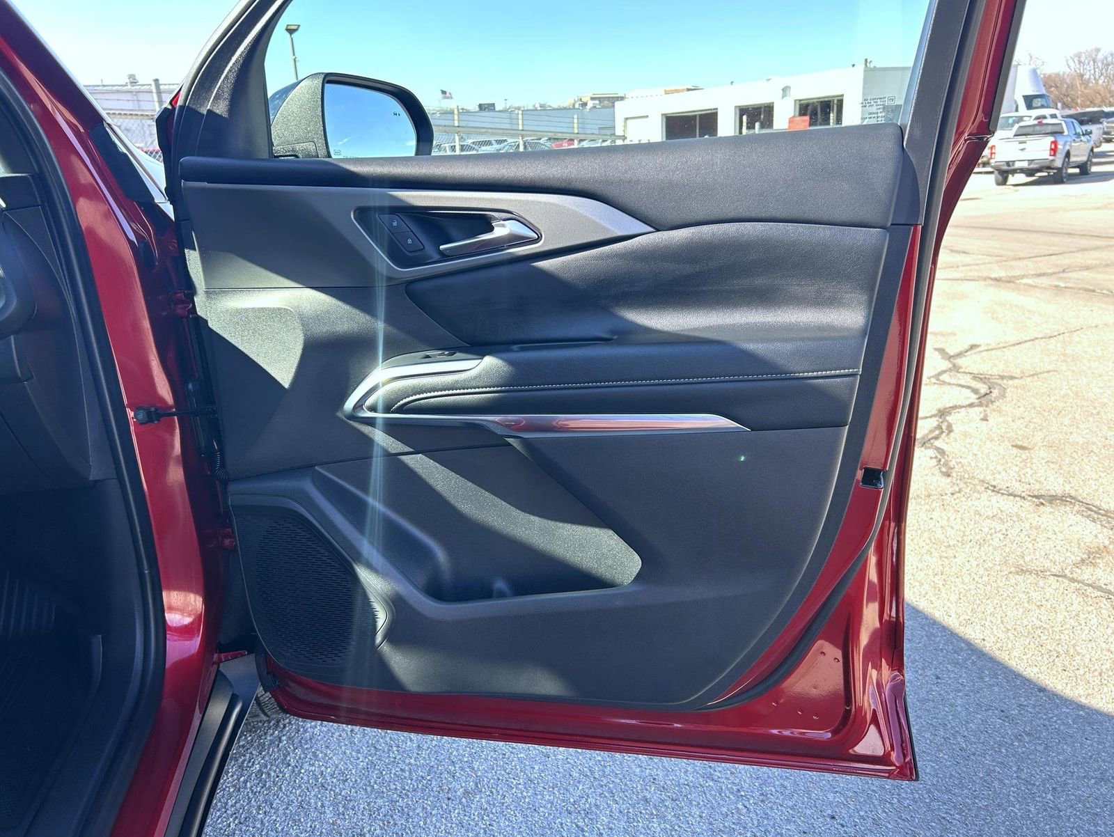 Certified 2025 Chevrolet Traverse LT w/ Driver Confidence Package image 16