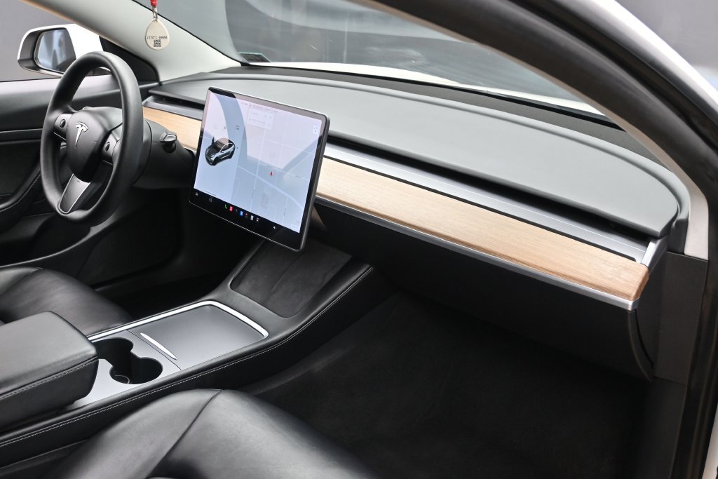 Used 2021 Tesla Model 3 Standard Range Plus RWD image 28