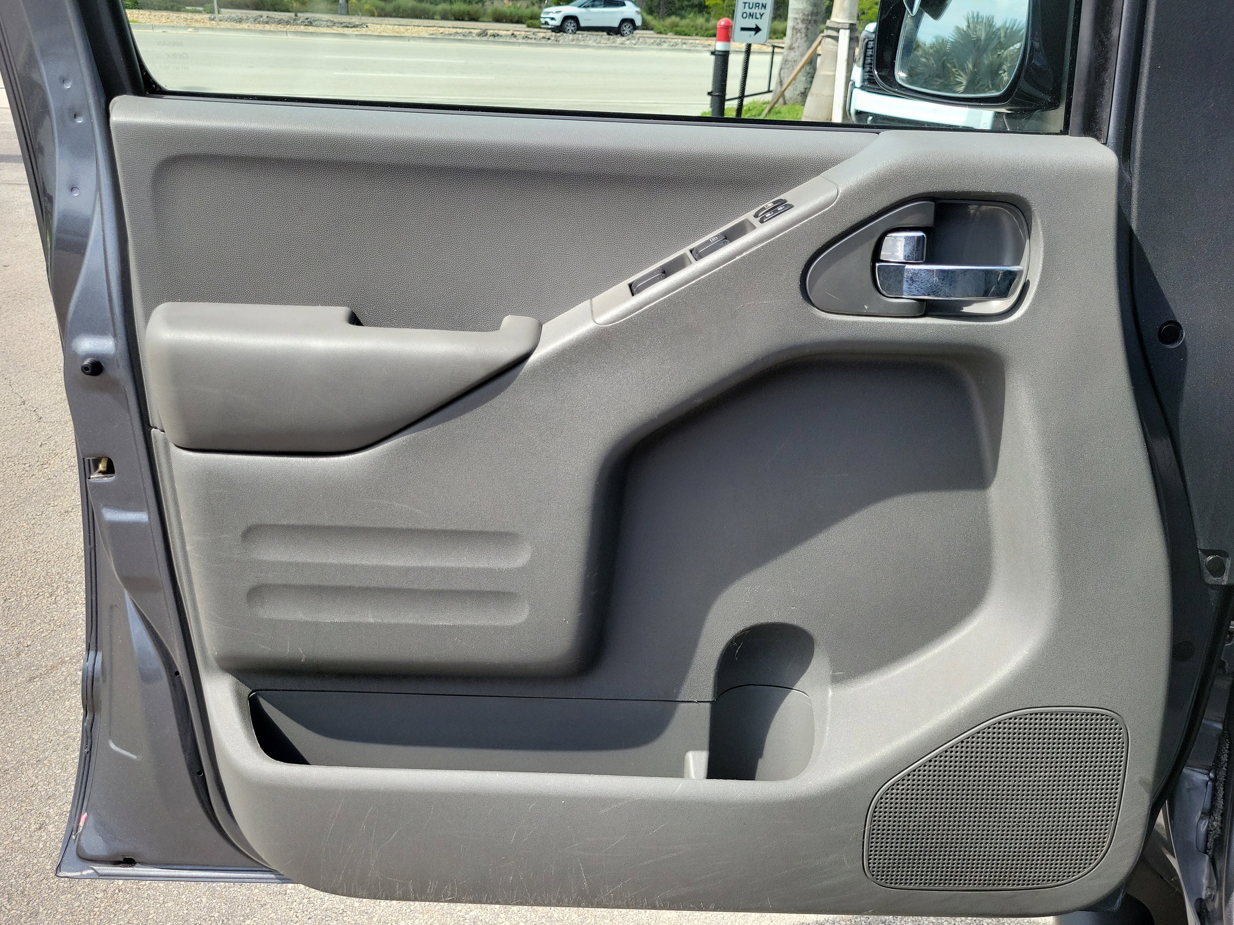 Used 2020 Nissan Frontier SV w/ Midnight Edition Floor Mats RWD image 21