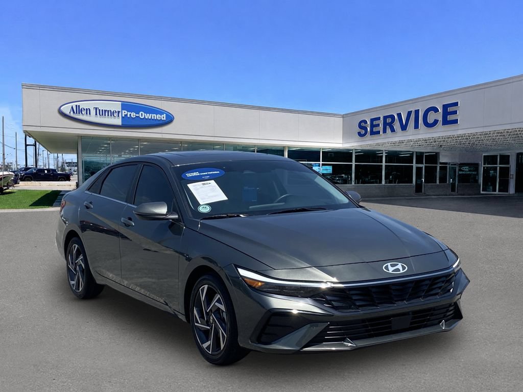 Certified 2024 Hyundai Elantra Limited FWD image 2