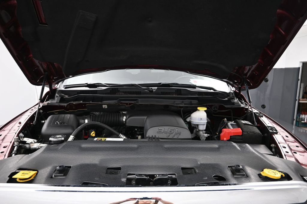Used 2024 RAM 1500 Classic SLT AWD/4WD image 26