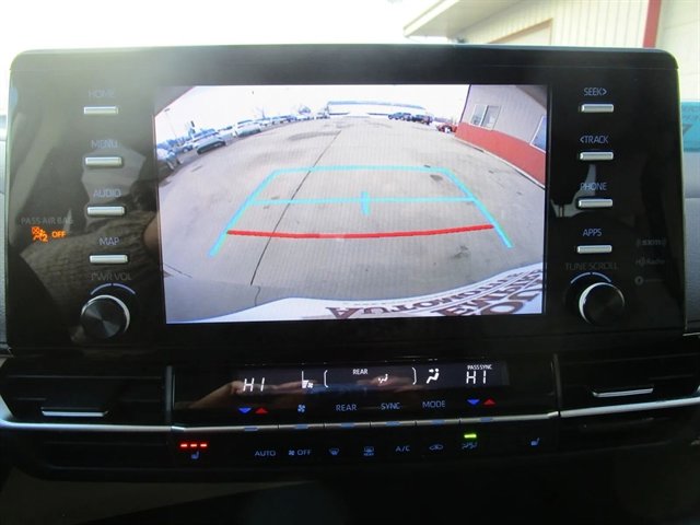 Used 2023 Toyota Sienna XLE AWD/4WD image 29
