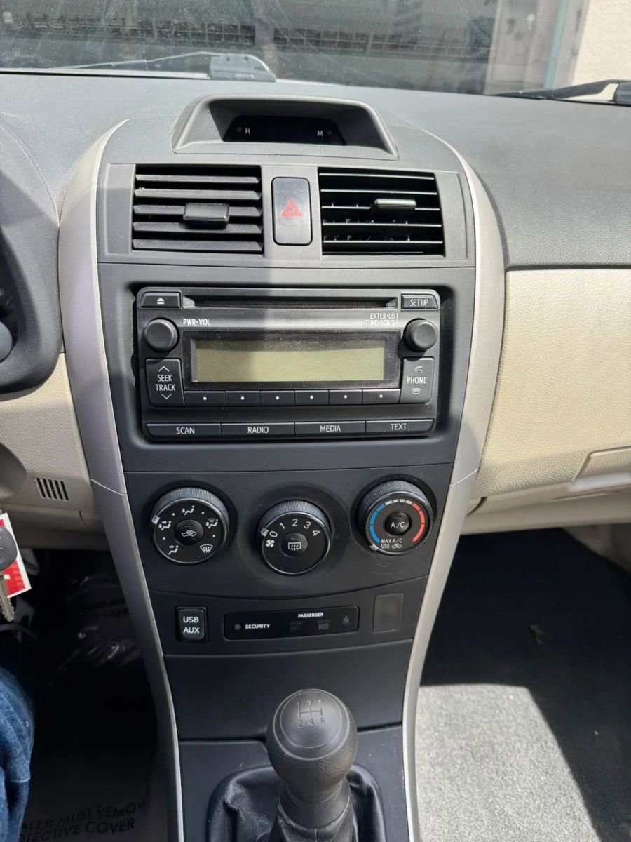 Used 2013 Toyota Corolla L FWD image 11