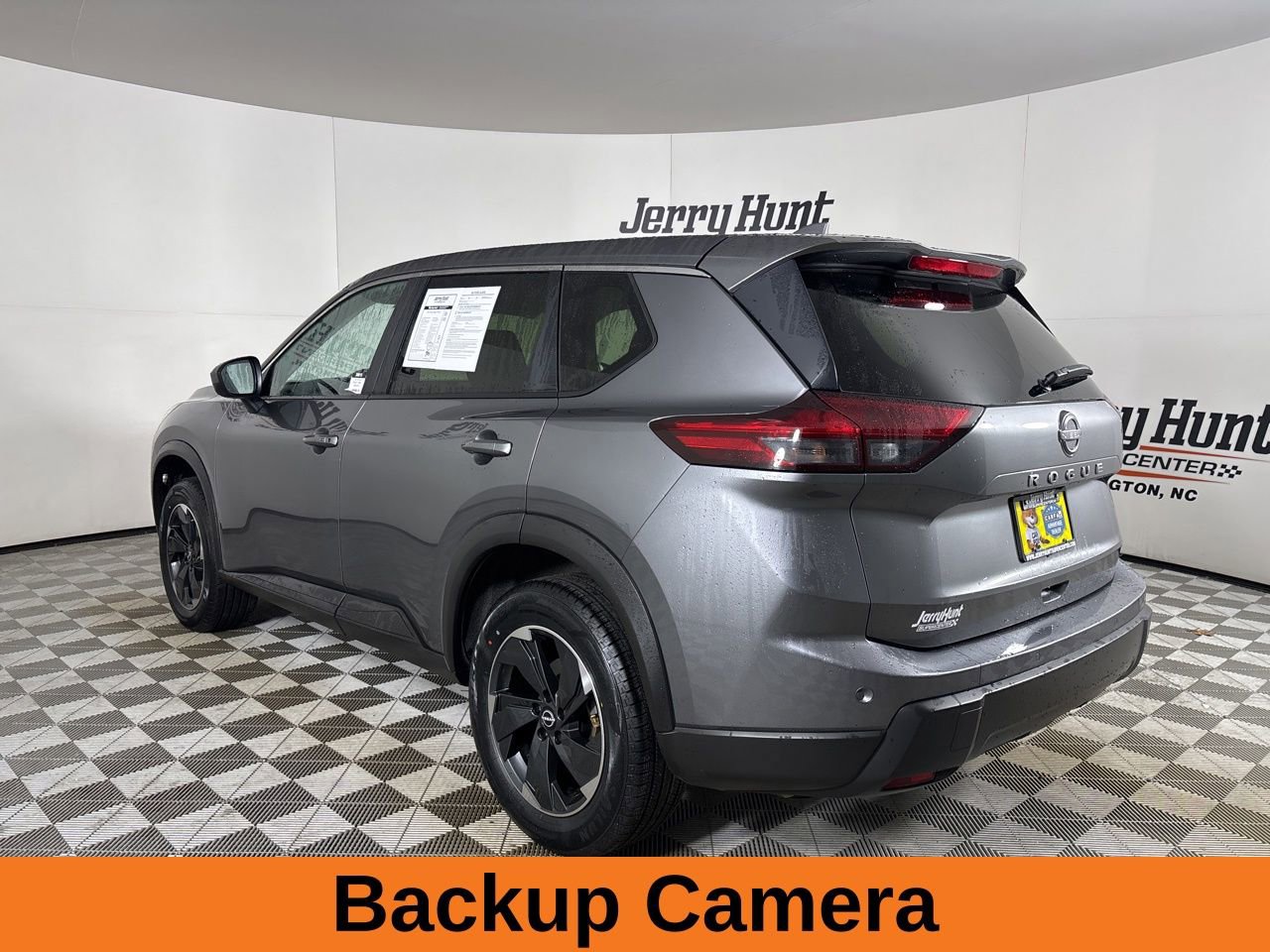 Used 2025 Nissan Rogue SV image 7