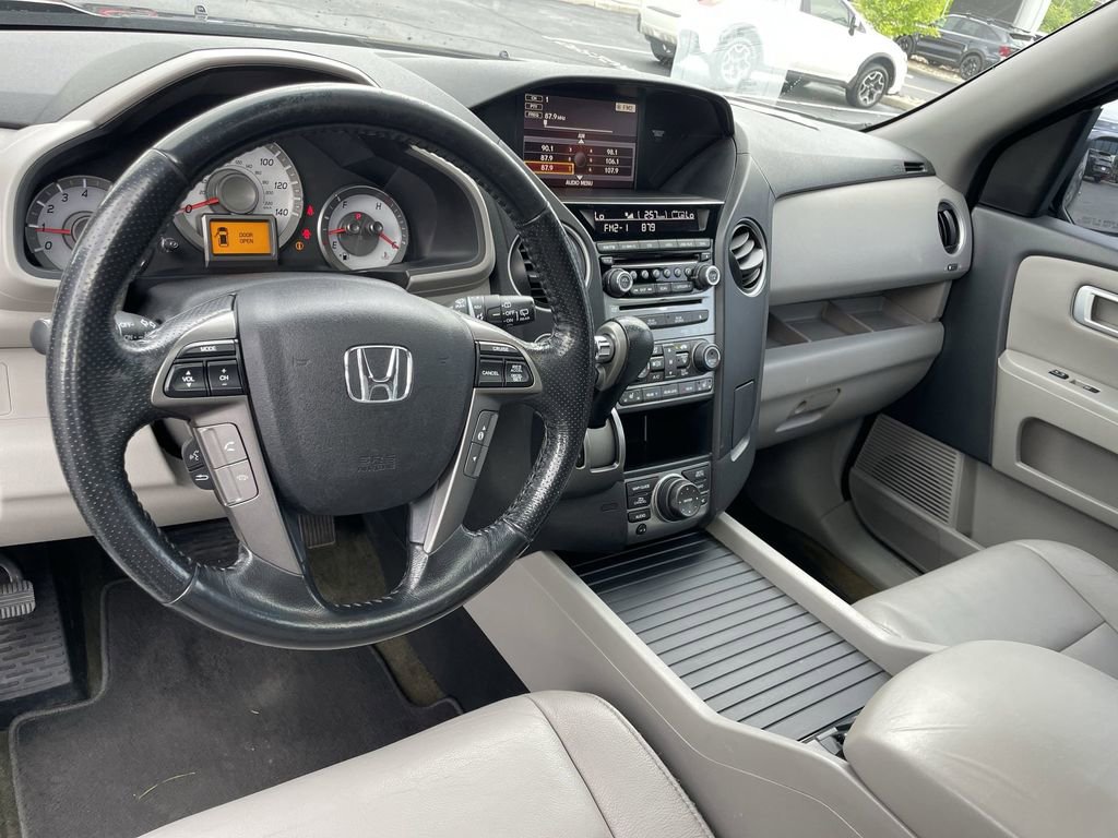 Used 2015 Honda Pilot Touring image 11