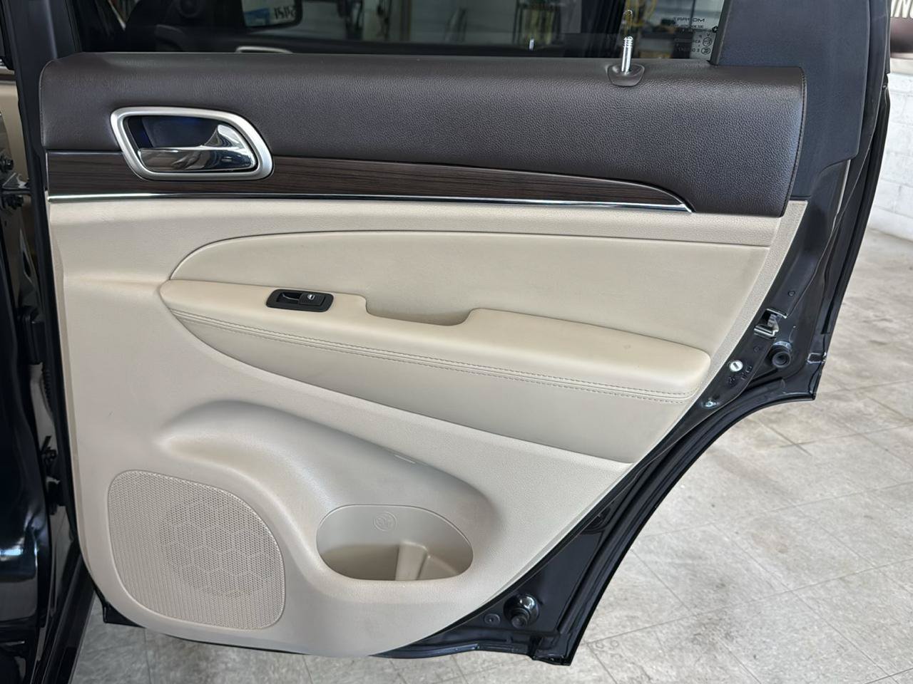 Used 2015 Jeep Grand Cherokee Overland AWD/4WD image 53