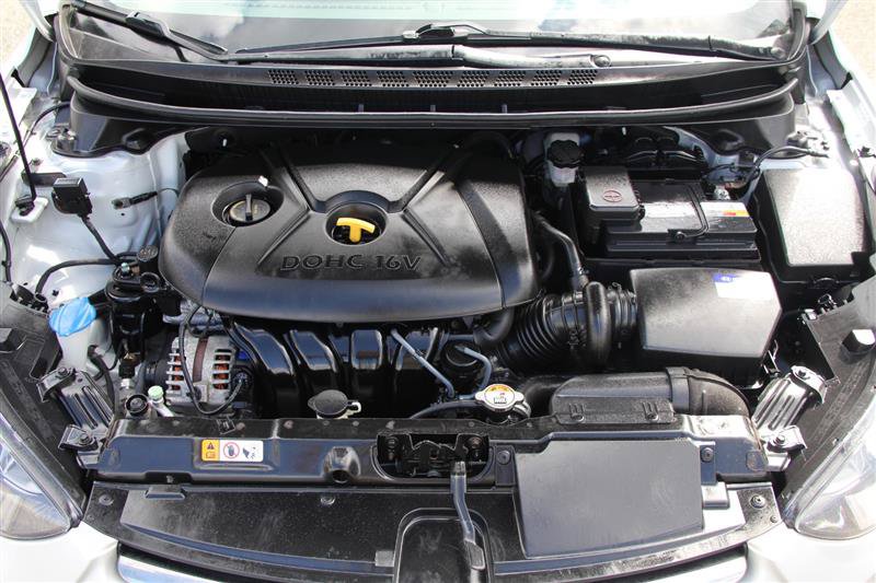 Used 2015 Hyundai Elantra Limited w/ Option Group 05 FWD image 11