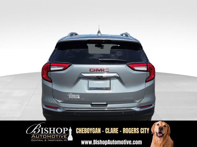 Used 2024 GMC Terrain SLT AWD/4WD image 12