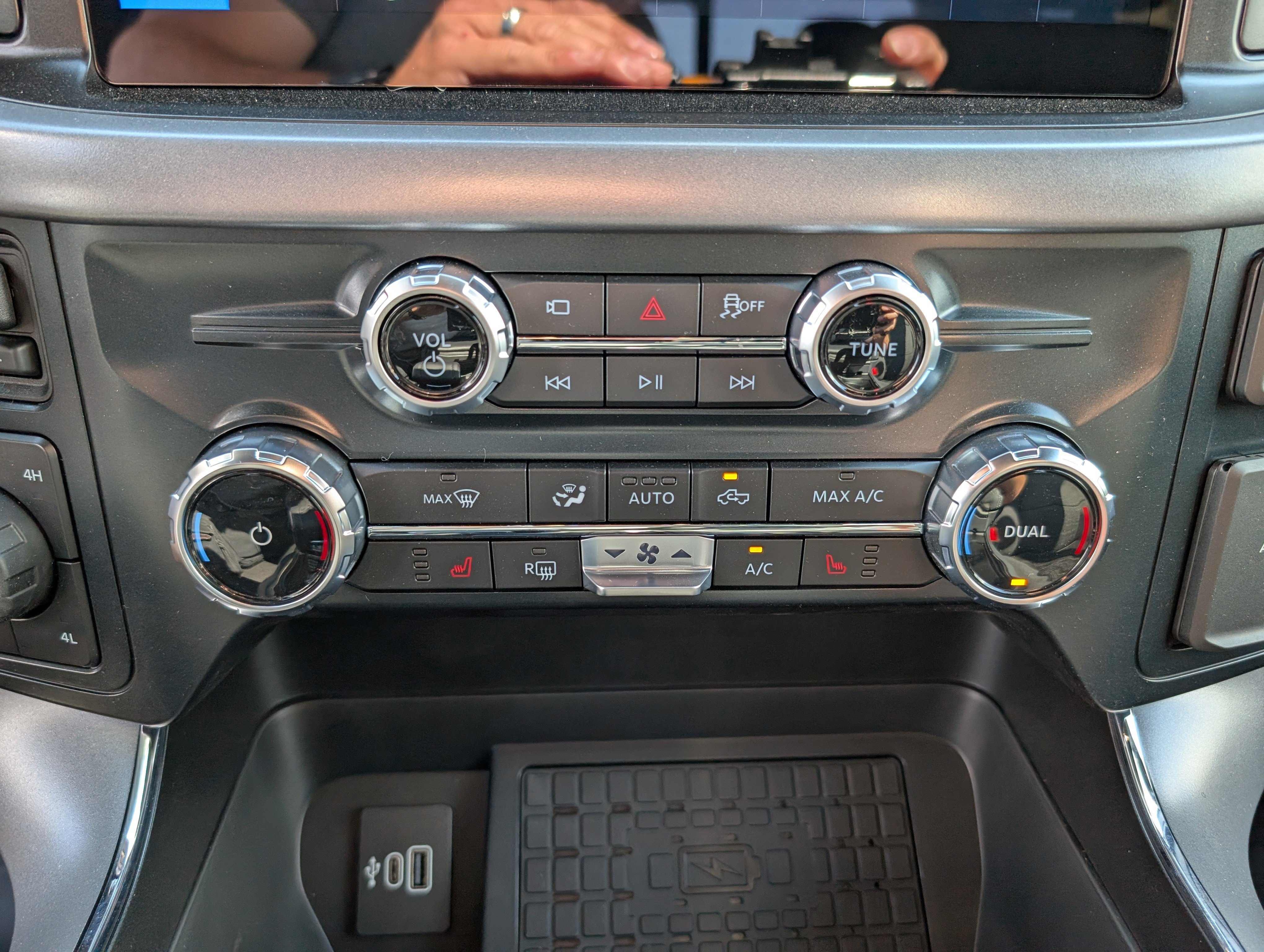 New 2025 Ford F150 XLT w/ Equipment Group 302A MID image 28