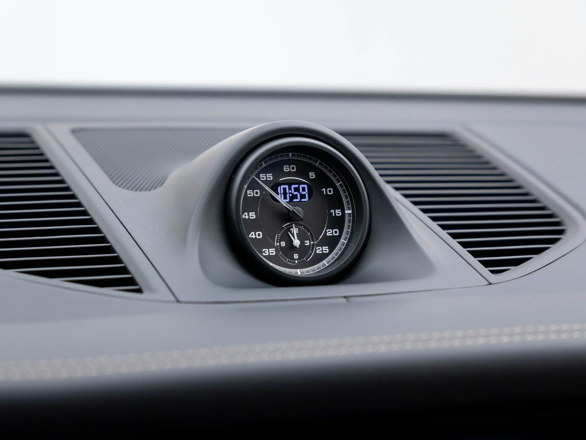 Certified 2023 Porsche Macan Turbo image 20