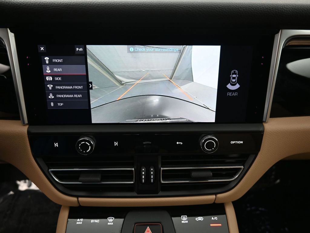 Certified 2023 Porsche Macan AWD/4WD image 20