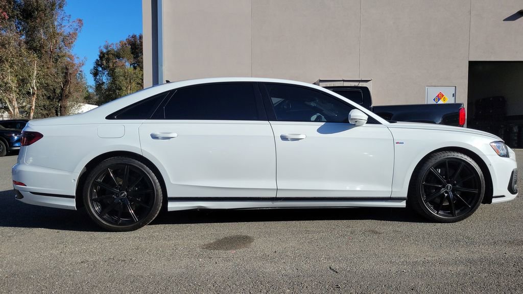 Used 2022 Audi A8 L 3.0T image 2