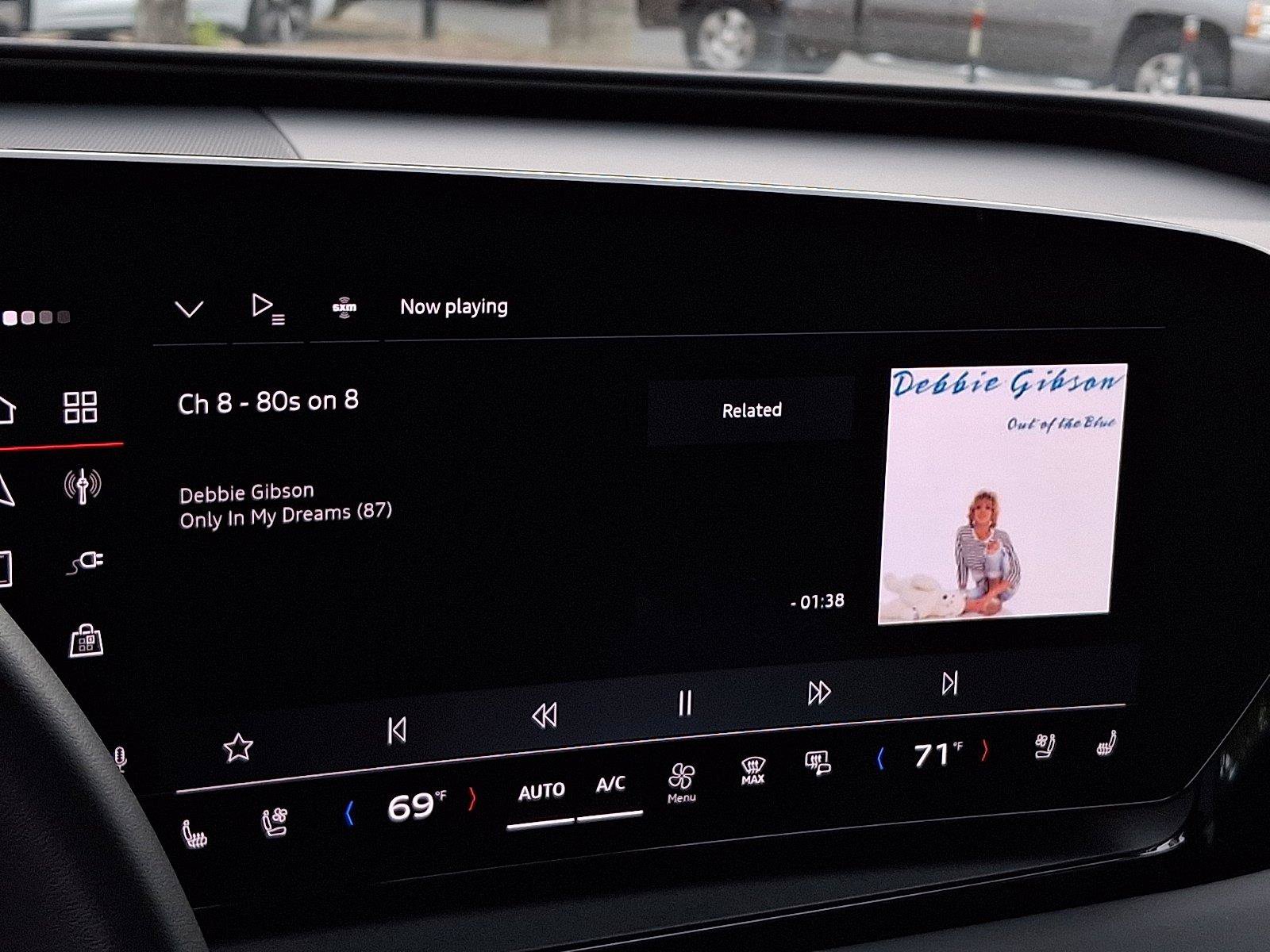 Certified 2025 Audi Q6 e-tron Premium Plus w/ Premium Plus AWD/4WD image 18