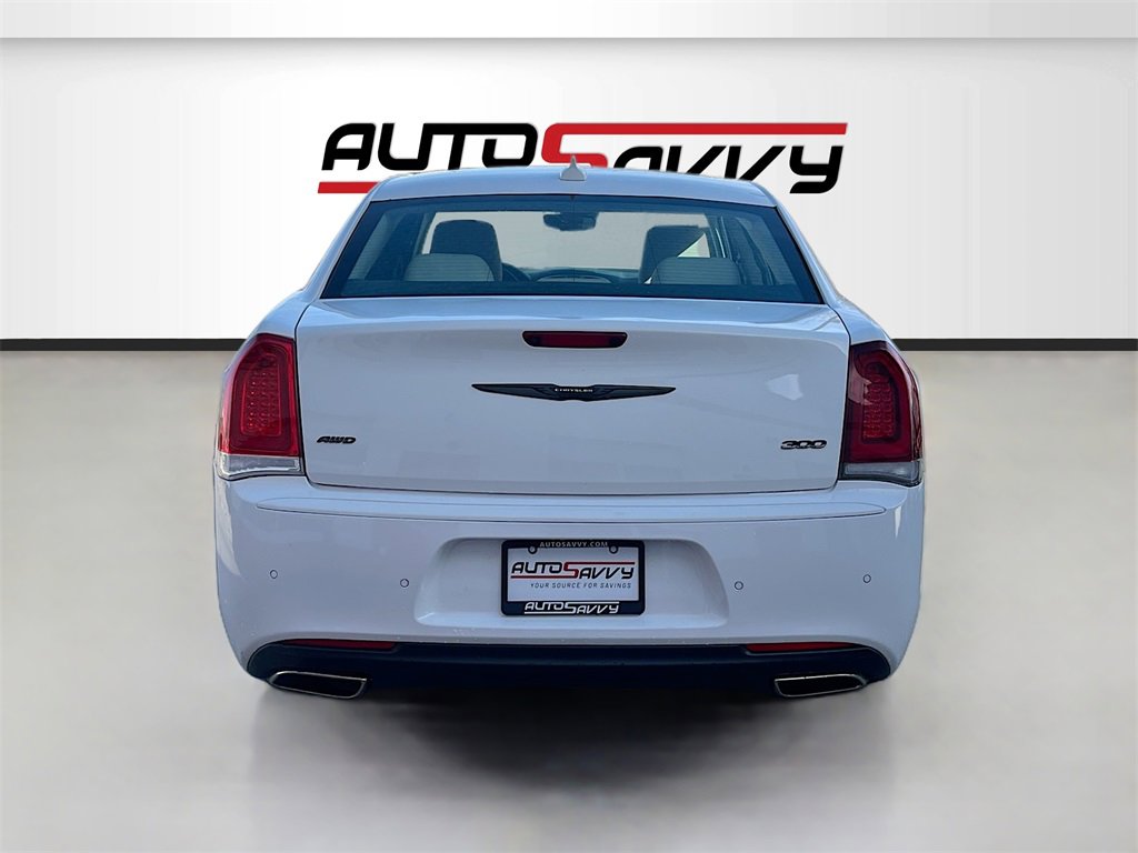 Used 2023 Chrysler 300 Touring L image 6