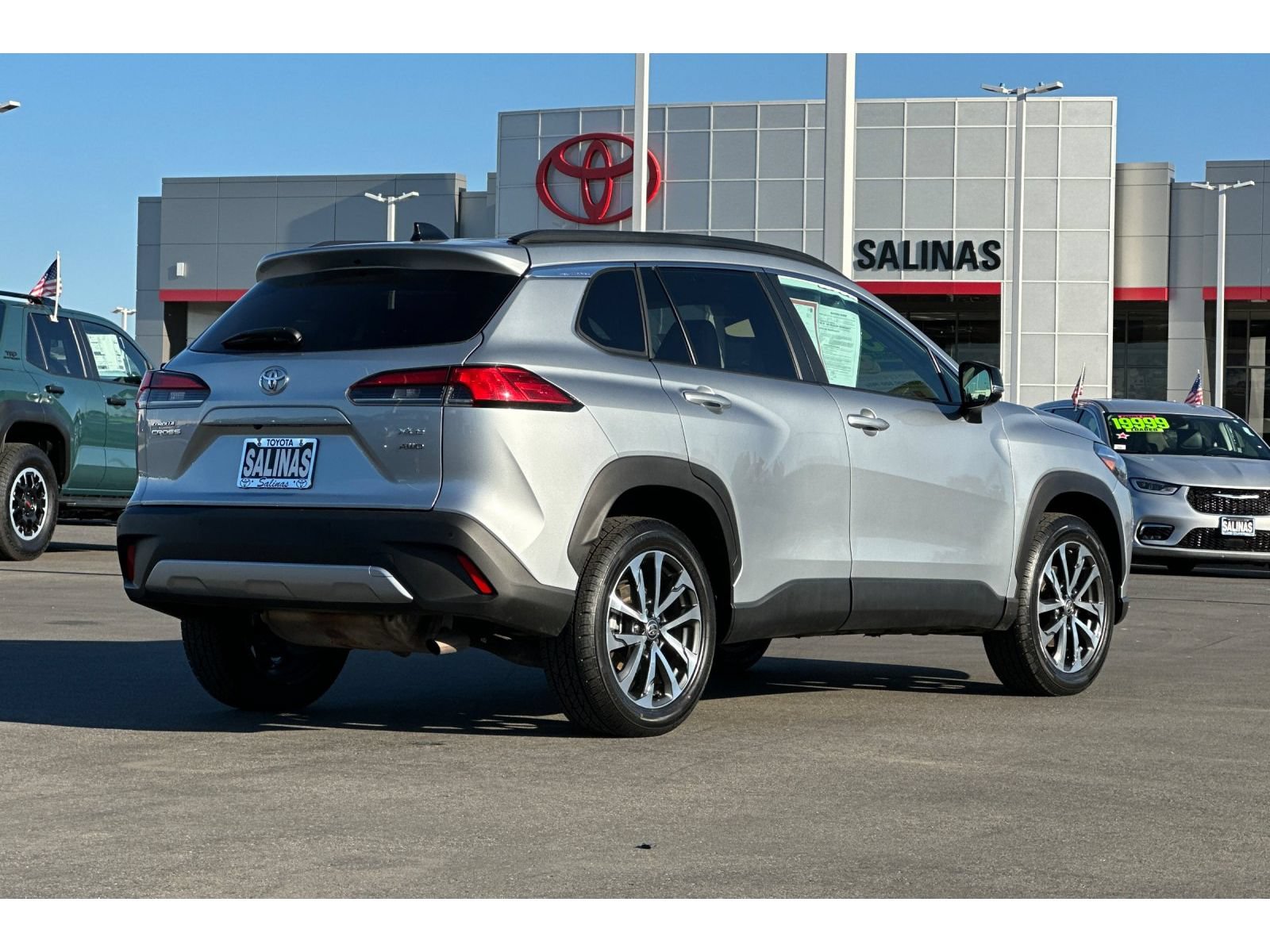 Used 2025 Toyota Corolla Cross XLE AWD/4WD image 4