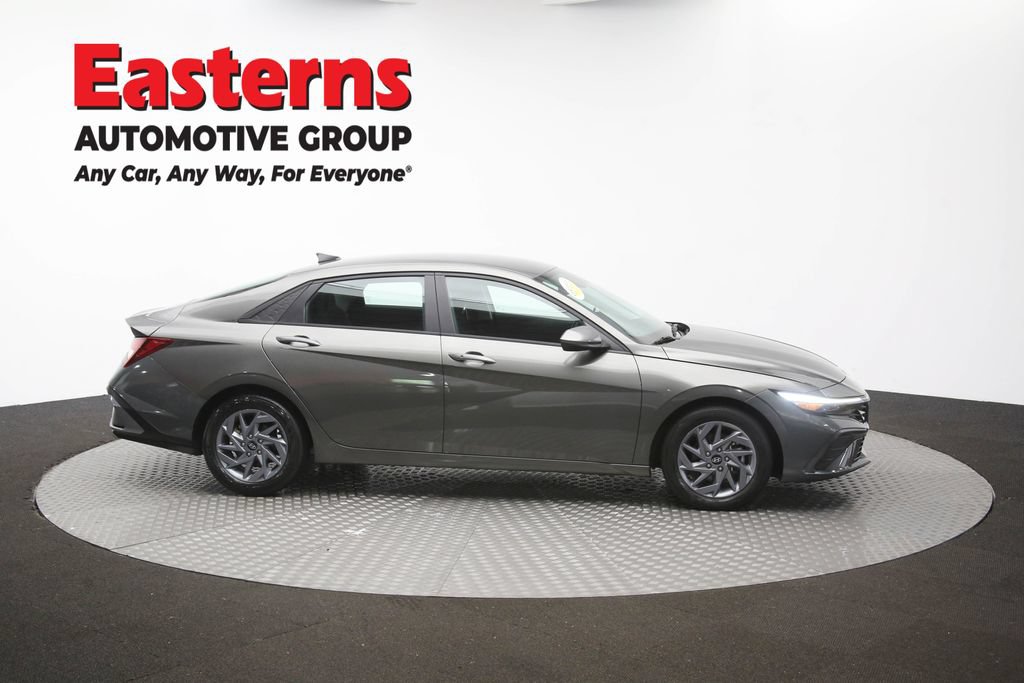 Used 2024 Hyundai Elantra SEL FWD image 44