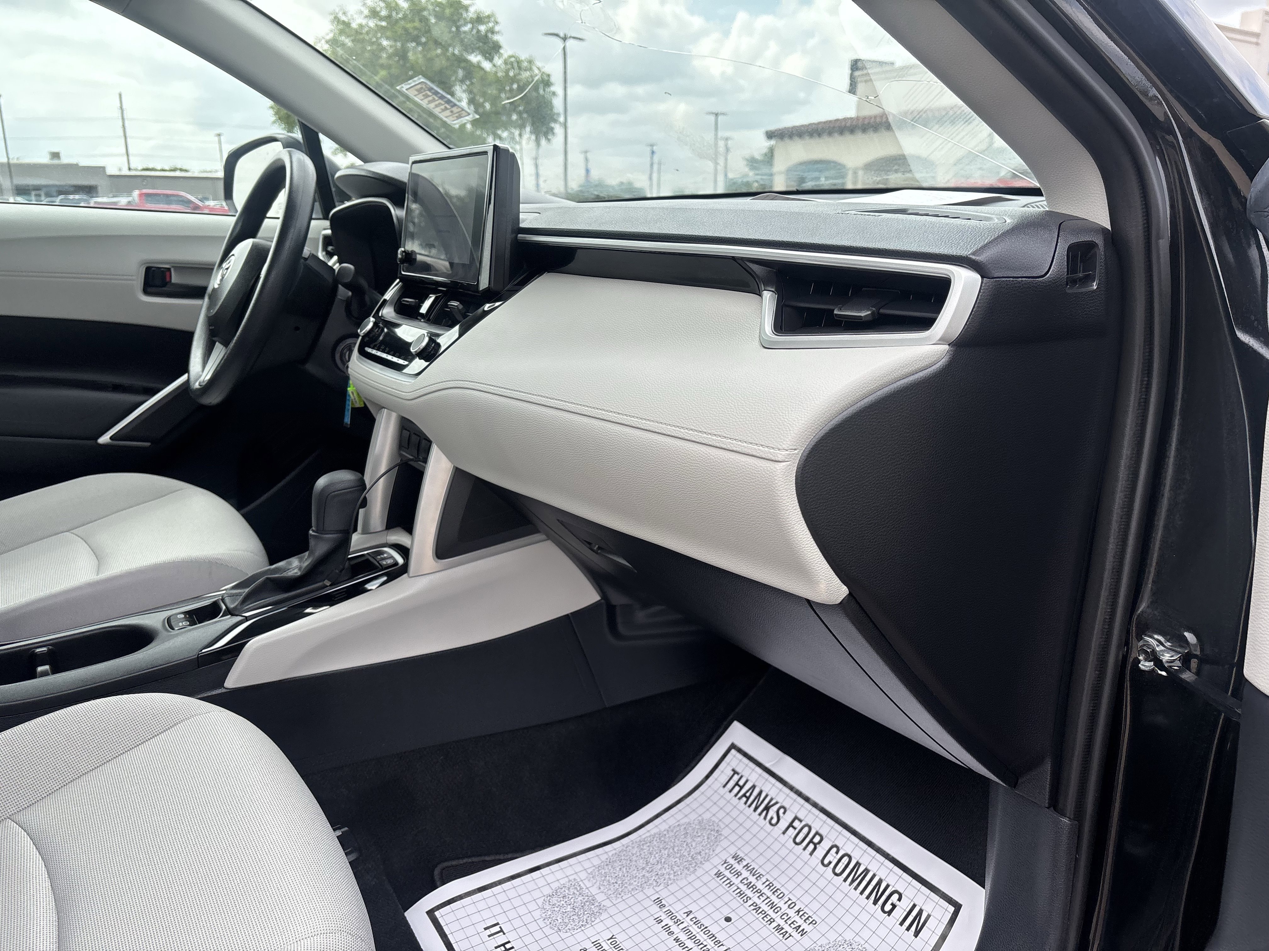 Used 2025 Toyota Corolla Cross L FWD image 25