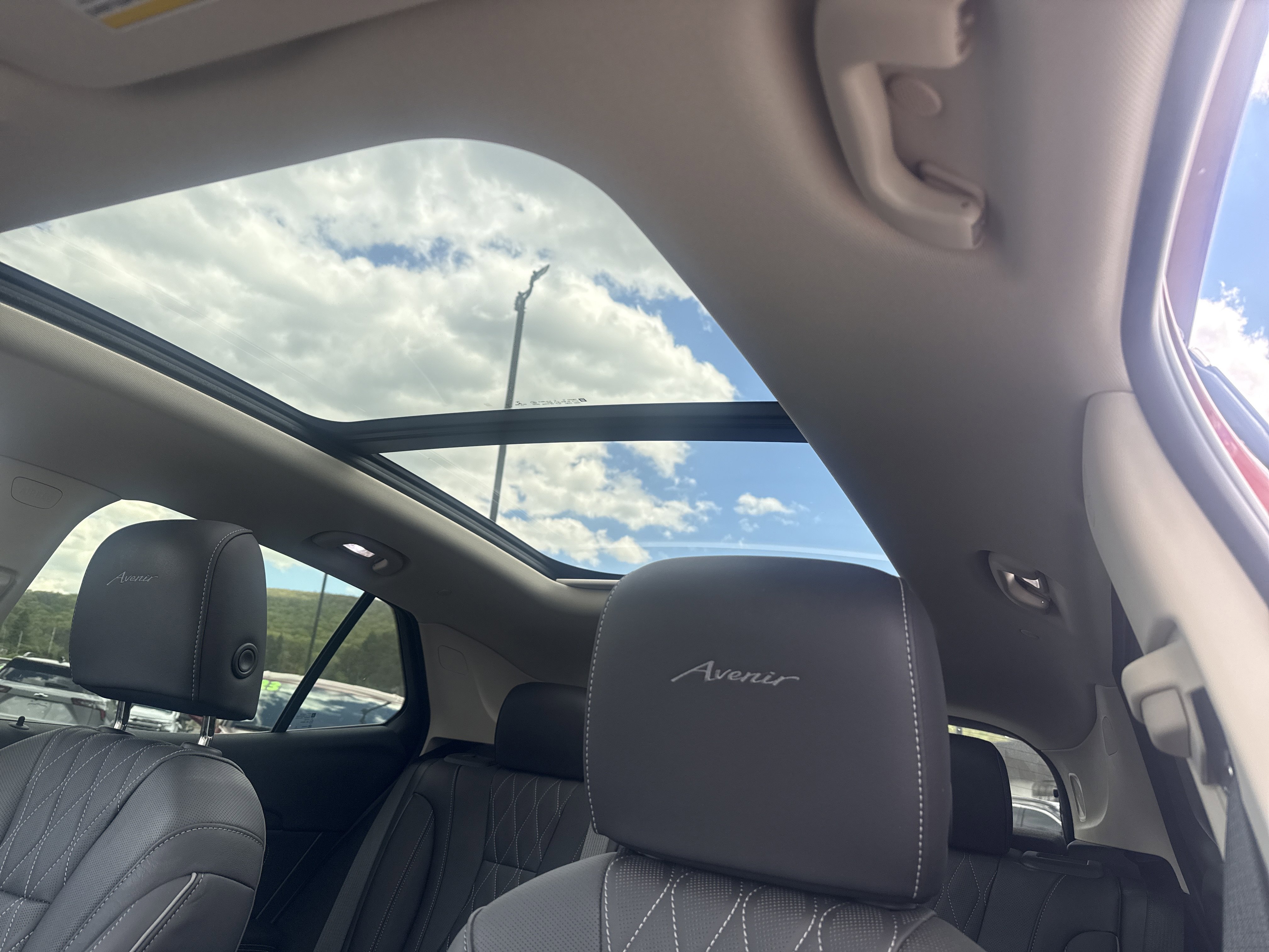 Used 2023 Buick Envision Avenir AWD/4WD image 15