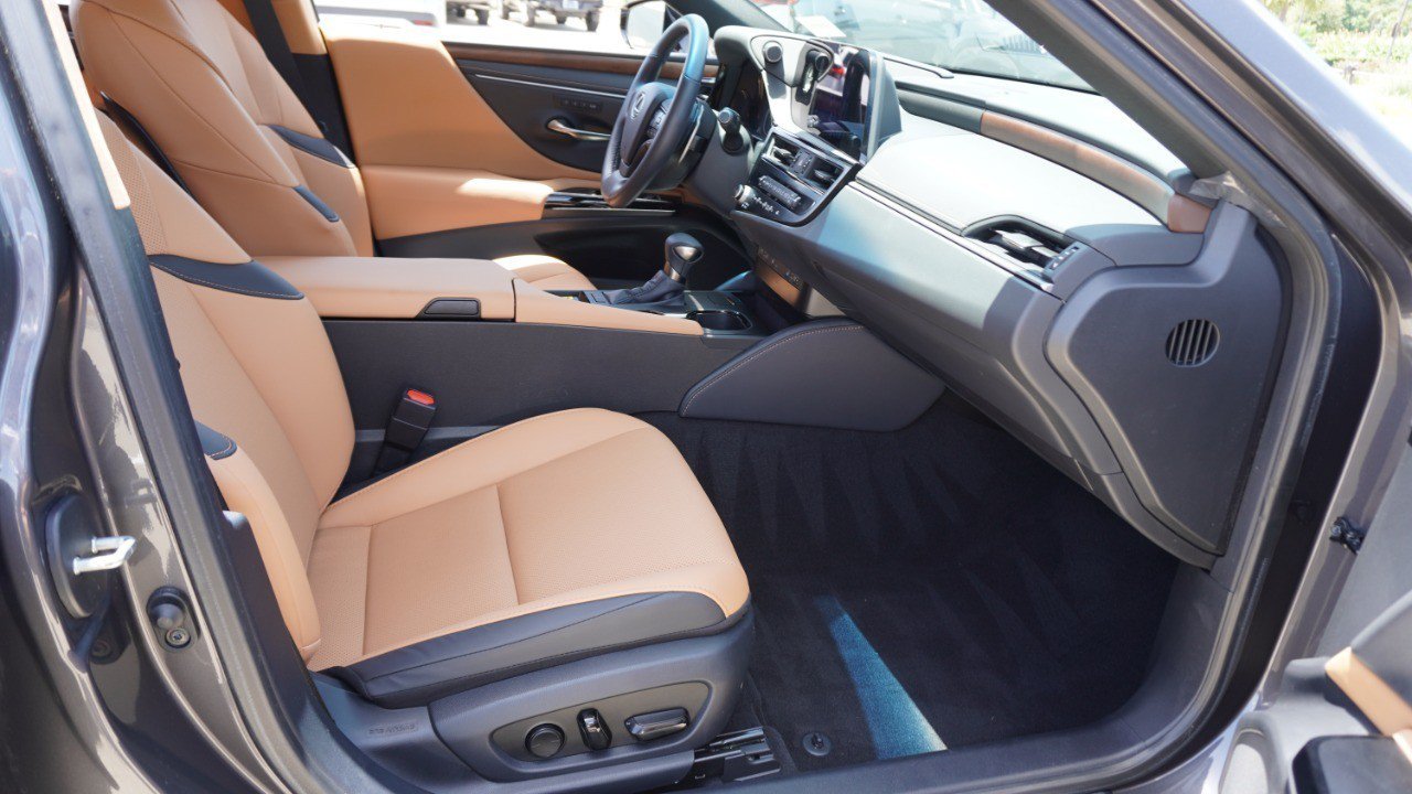 Certified 2024 Lexus ES 350 w/ Premium Package FWD image 15
