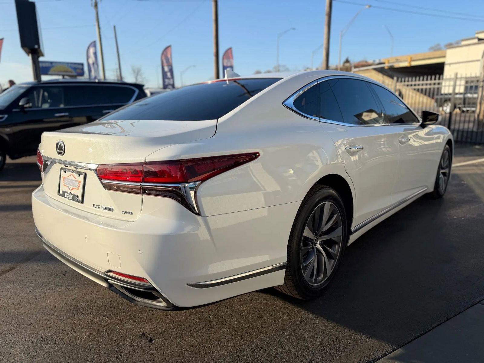 Used 2018 Lexus LS 500 AWD w/ Accessory Package (Z2) image 9