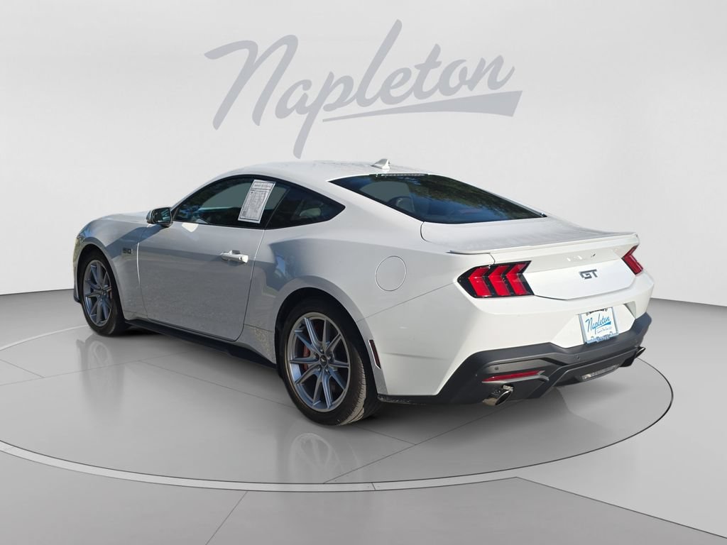 Used 2024 Ford Mustang GT Premium RWD image 3