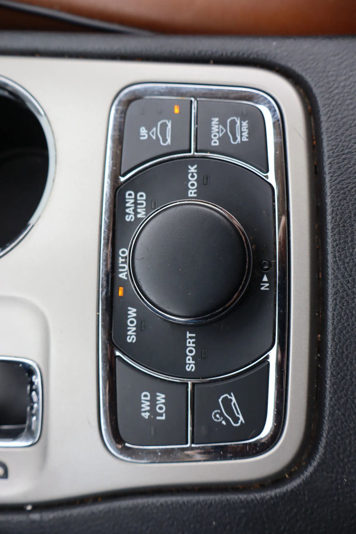 Used 2012 Jeep Grand Cherokee Overland image 26