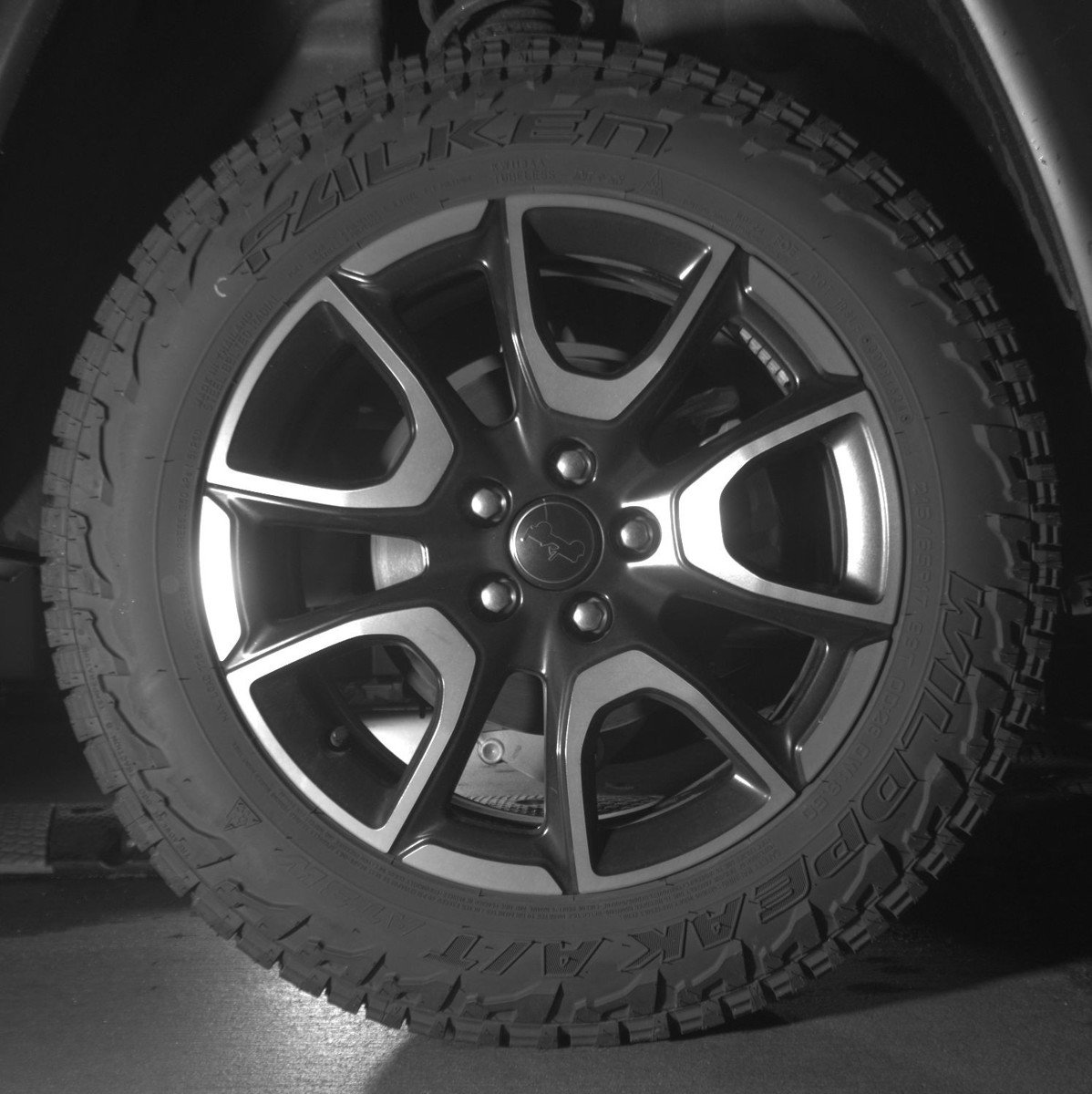 Used 2025 Jeep Compass Trailhawk AWD/4WD image 15