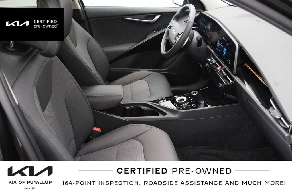 Certified 2023 Kia Niro Wind w/ Wind Preserve Package FWD image 17