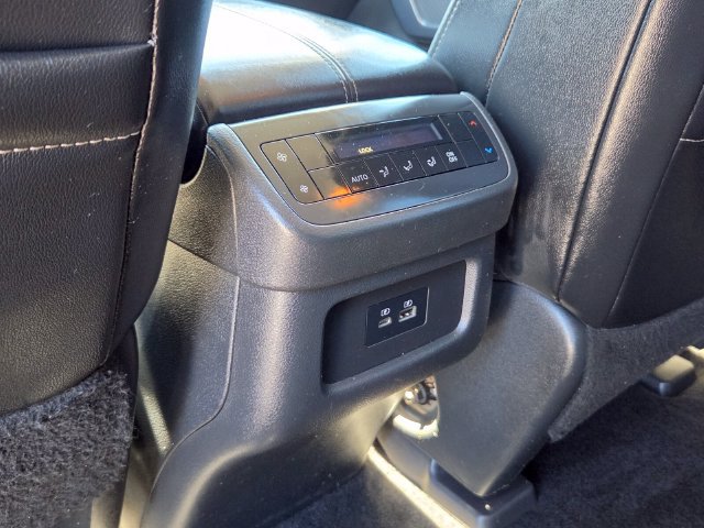 Used 2022 Nissan Pathfinder SL FWD image 15