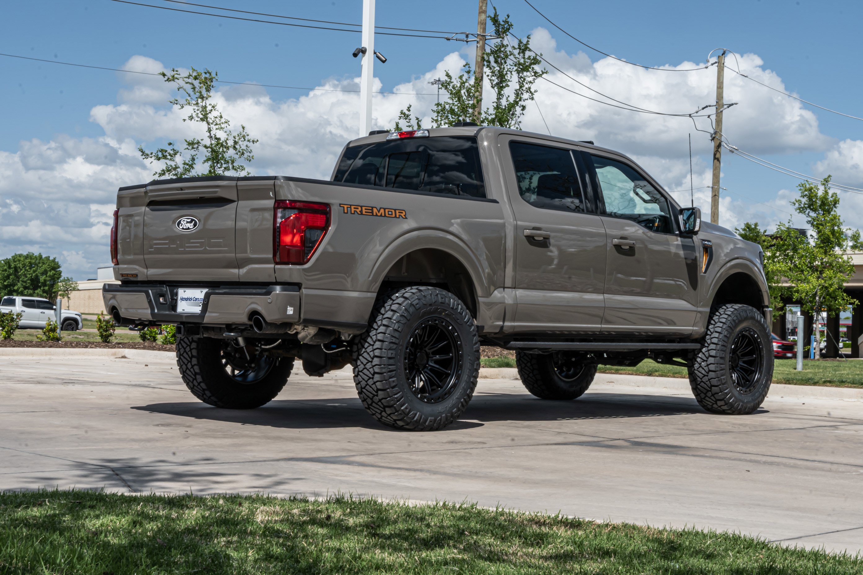 Used 2026 Ford F150 Tremor w/ Equipment Group 402B MID AWD/4WD image 9