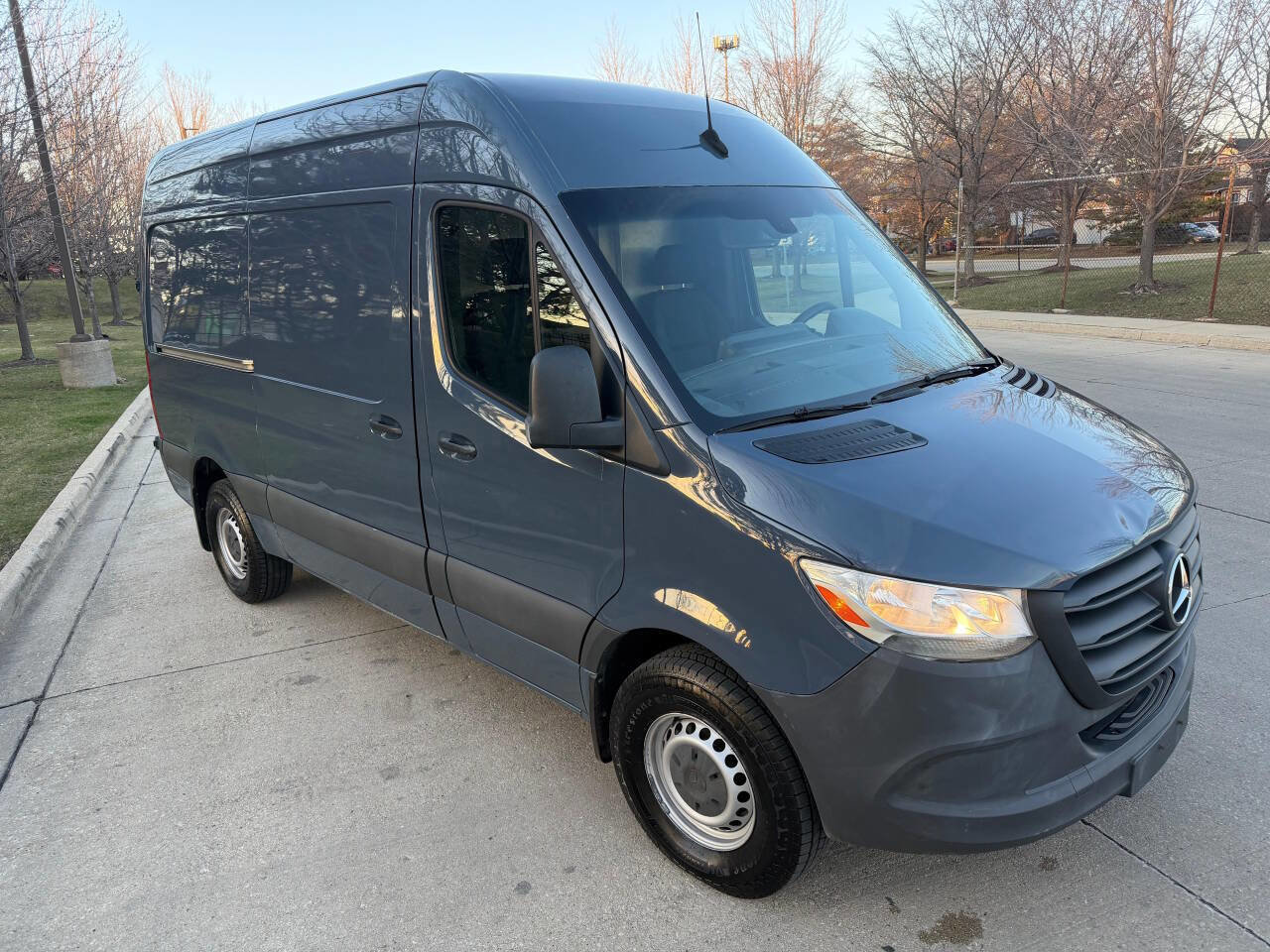 Used 2019 Mercedes-Benz Sprinter 144 image 3