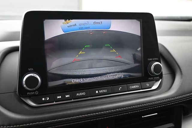 Used 2025 Nissan Rogue SV FWD image 17
