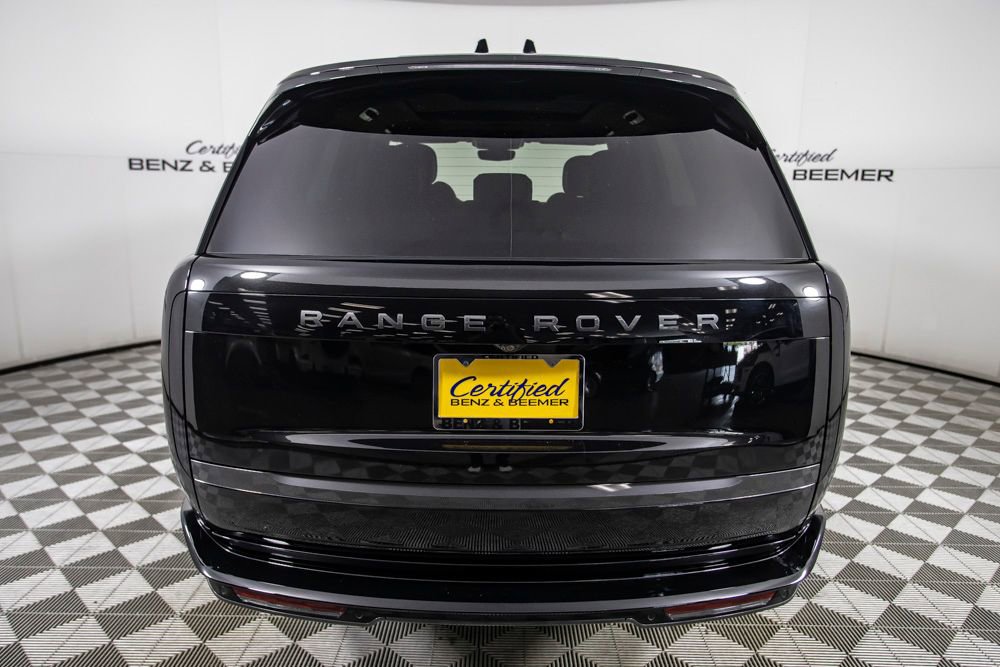 Used 2025 Land Rover Range Rover SE image 8