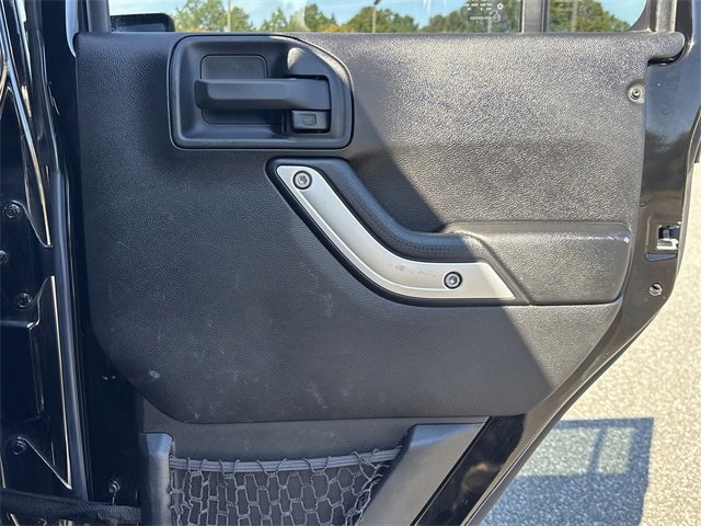 Used 2016 Jeep Wrangler Unlimited Sahara w/ Connectivity Group image 16