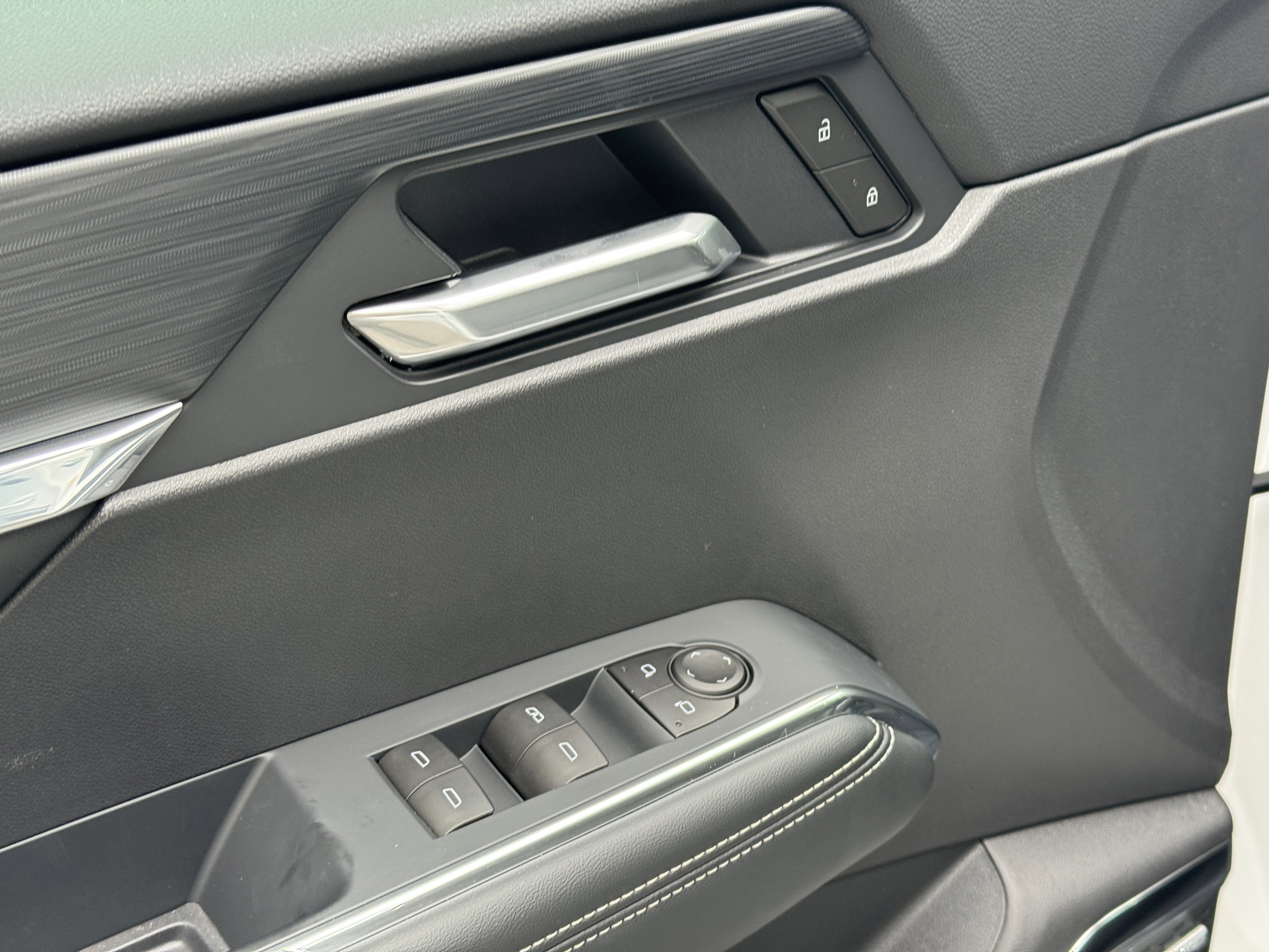 New 2026 GMC Acadia Elevation image 13