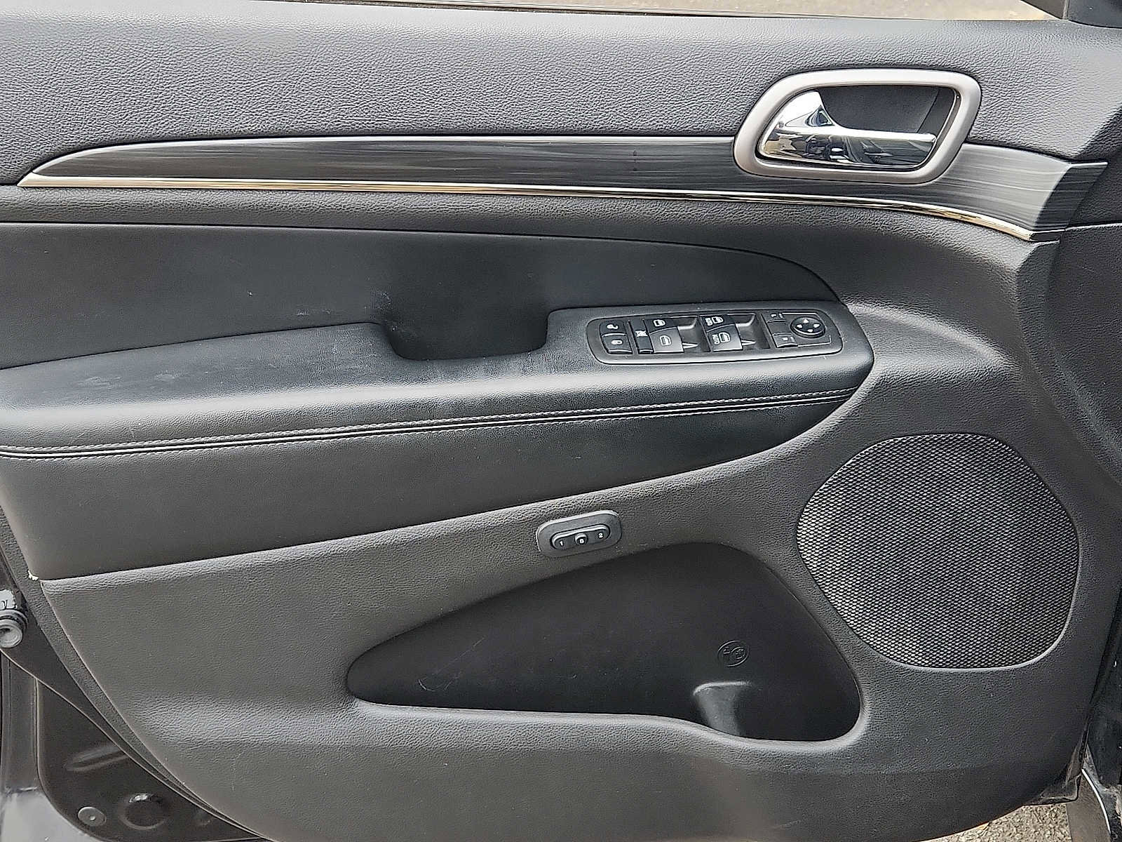 Used 2019 Jeep Grand Cherokee Limited X image 12