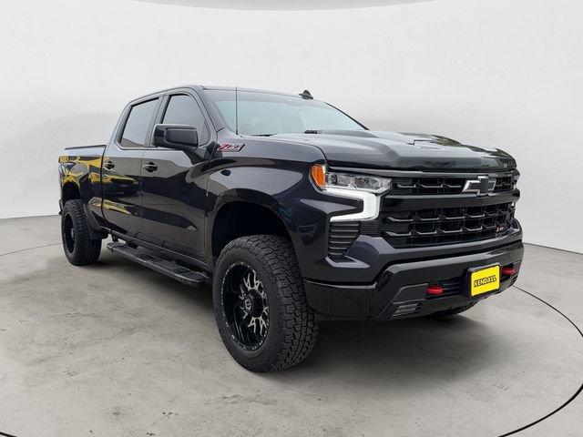 Used 2023 Chevrolet Silverado 1500 LT Trail Boss w/ Convenience Package II AWD/4WD image 3