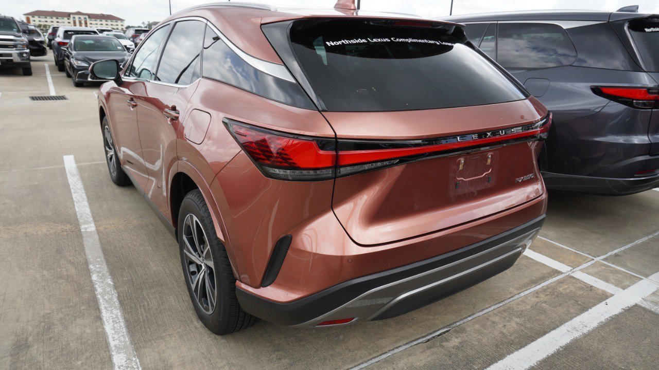 Used 2025 Lexus RX 350 Premium w/ Accessory Package (Z1) FWD image 7