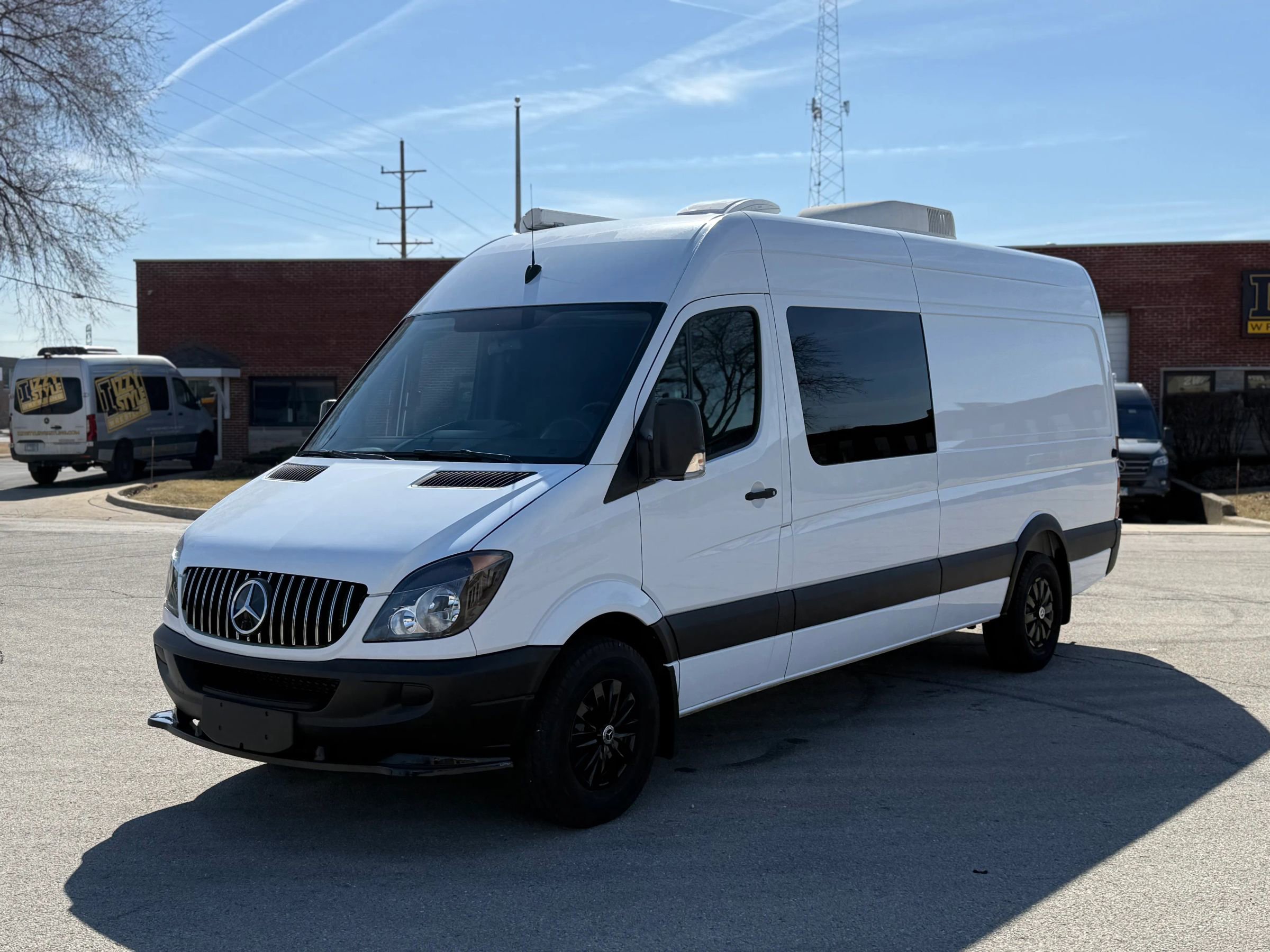 Used 2011 Mercedes-Benz Sprinter 2500 w/ Premium Pkg image 4