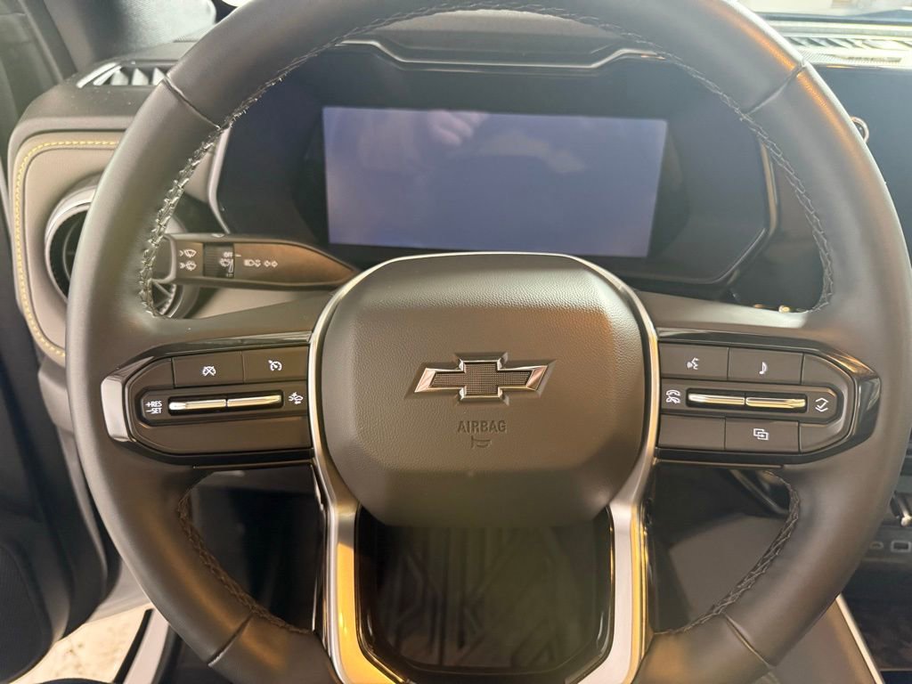 Used 2024 Chevrolet Colorado ZR2 w/ Technology Package image 19