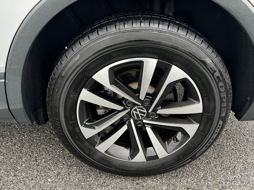Used 2024 Volkswagen Tiguan S image 14