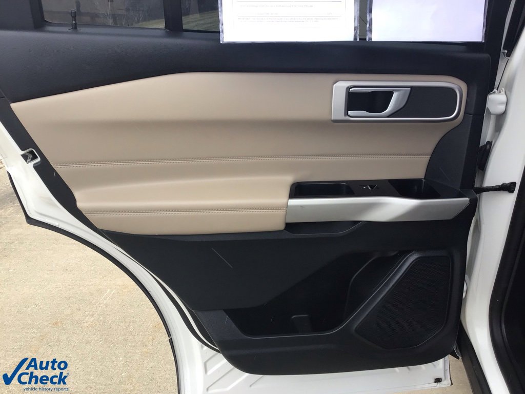 Used 2021 Ford Explorer XLT image 13