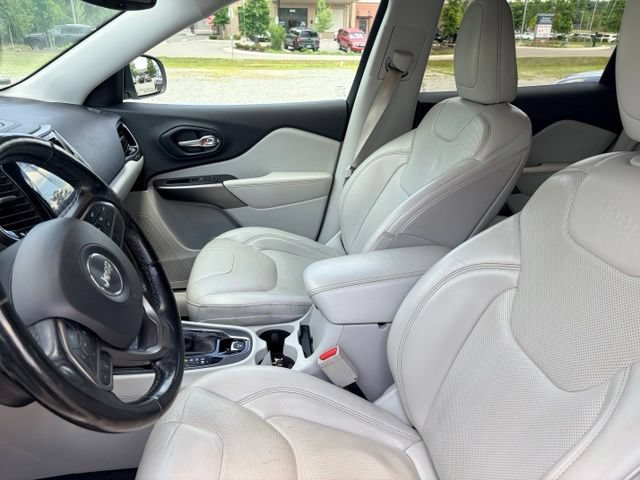 Used 2020 Jeep Cherokee Limited FWD image 6