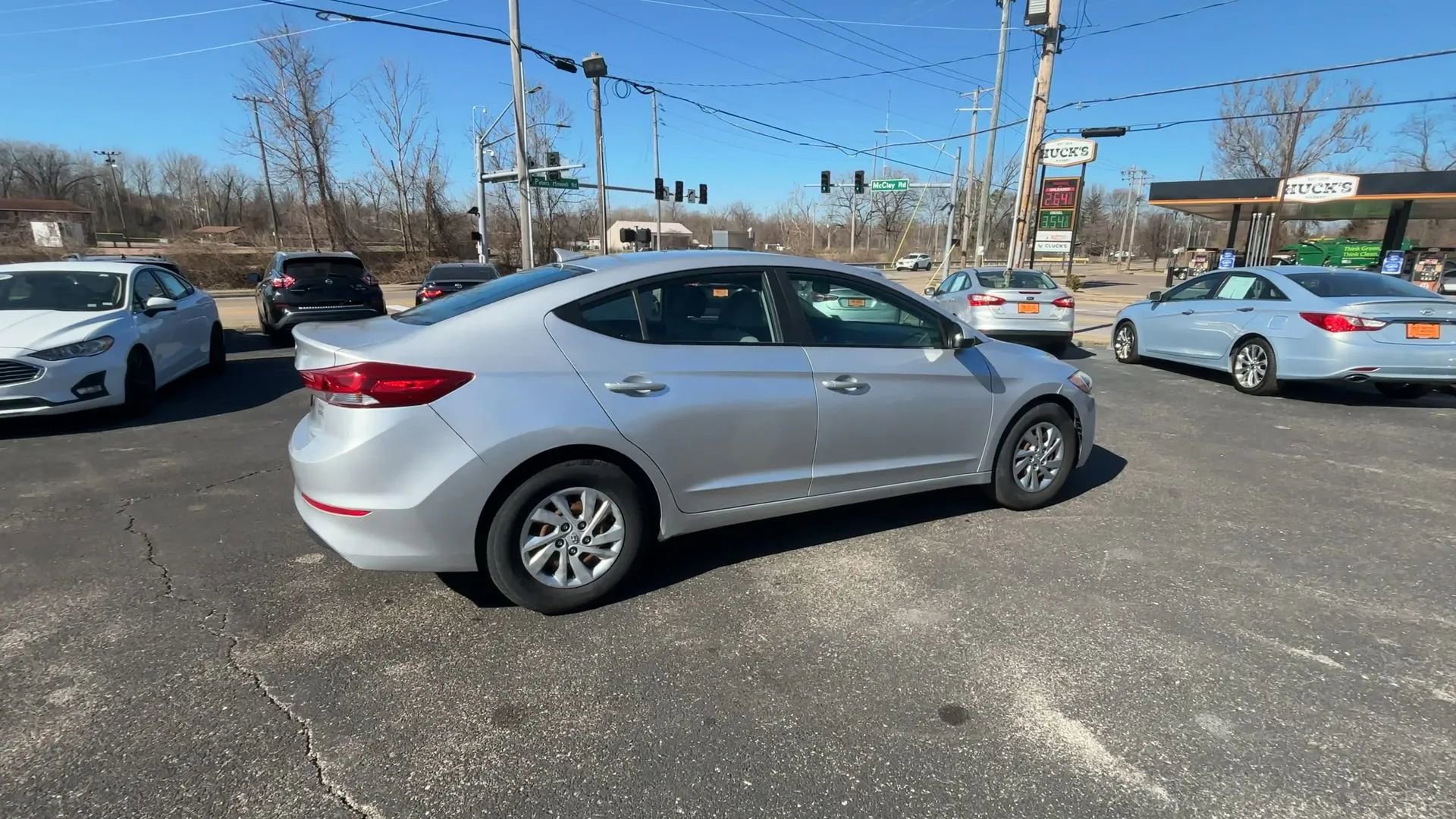Used 2017 Hyundai Elantra SE image 9