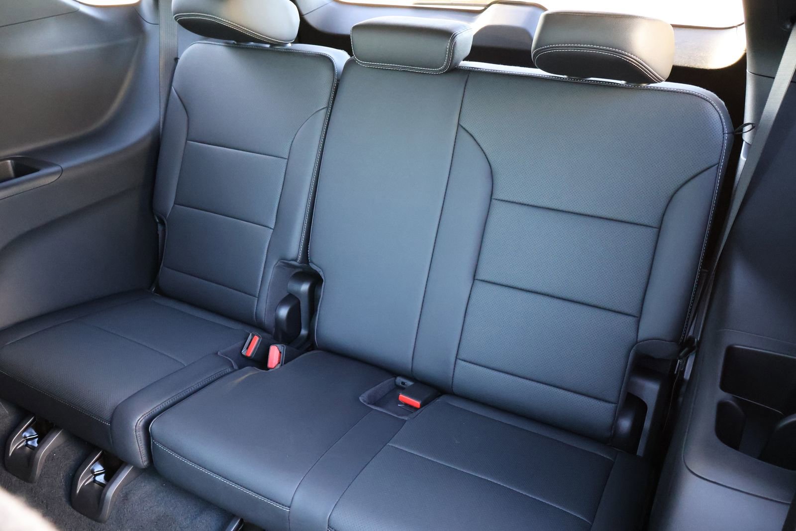 New 2026 Chevrolet Traverse LT w/ Sun and Wheel Package image 7