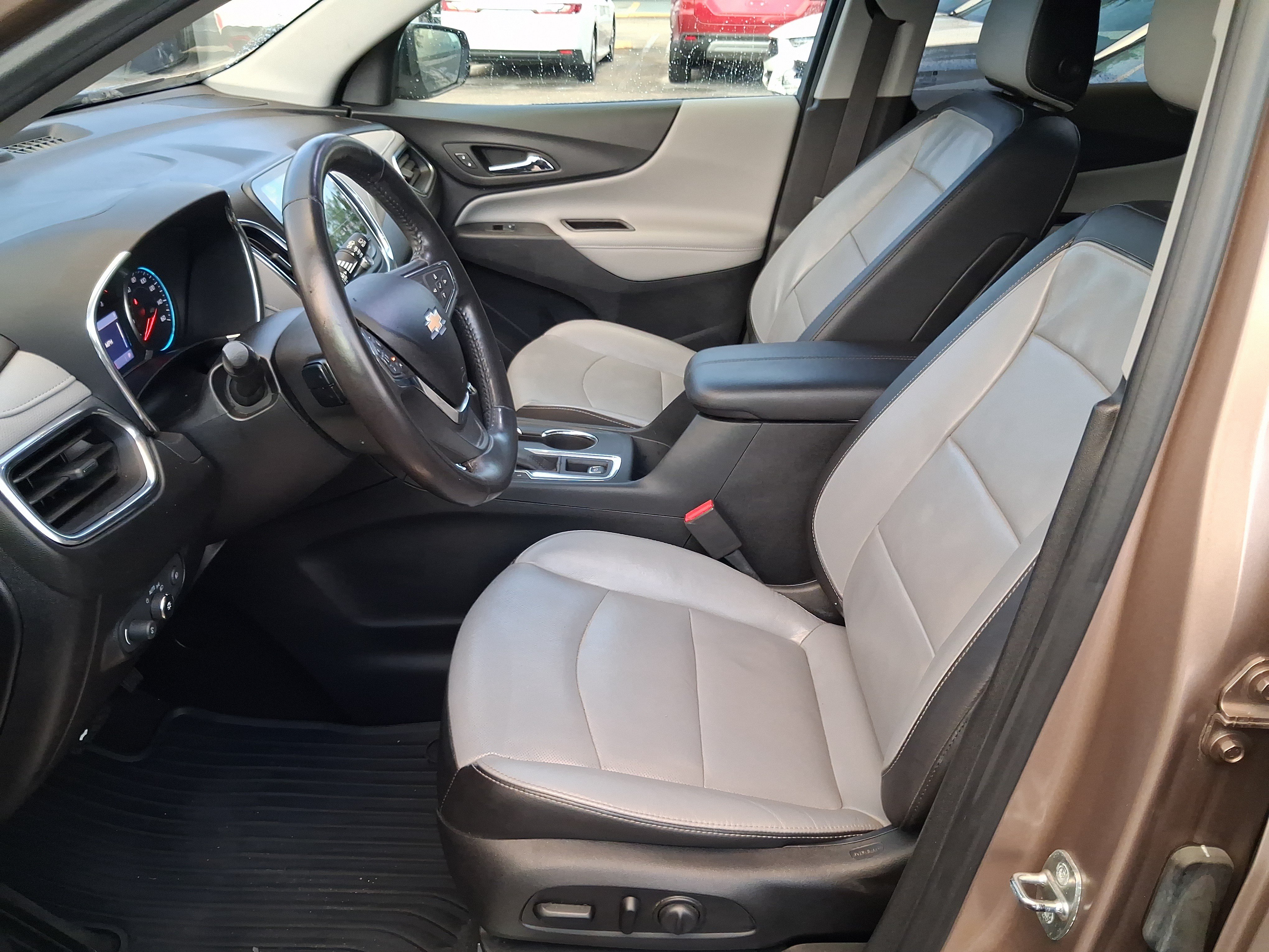 Used 2019 Chevrolet Equinox Premier FWD image 12