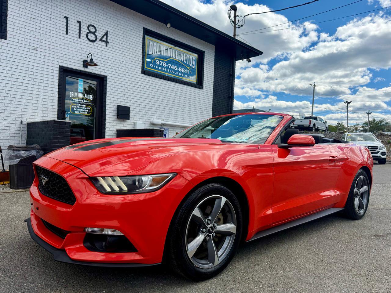 Used 2015 Ford Mustang Convertible w/ Equipment Group 051A RWD image 31